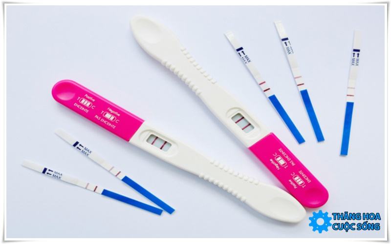 Cách dùng que thử rụng trứng