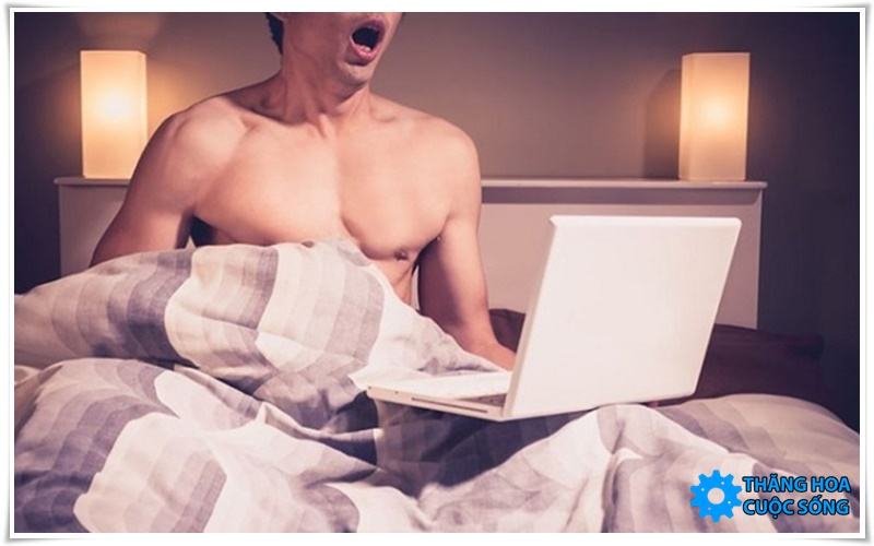 Quay tay nhiều có bị thận không