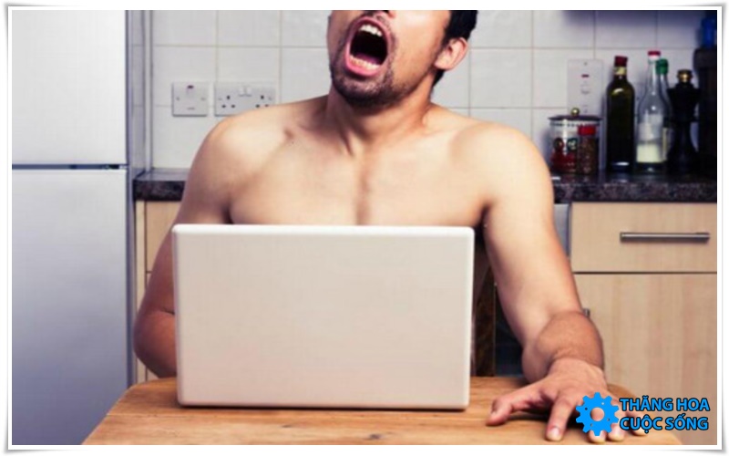 Quay tay nhiều có bị thận không