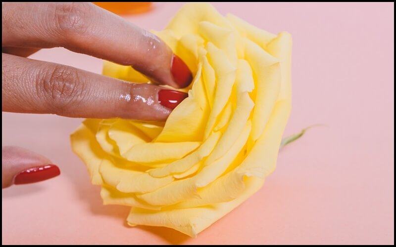 Cách nhận biết cô bé khít