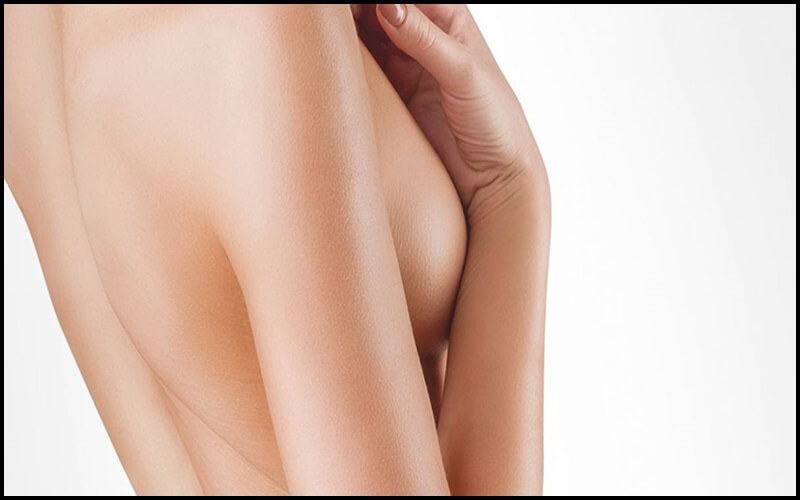 Đầu nhũ hoa có chất màu trắng