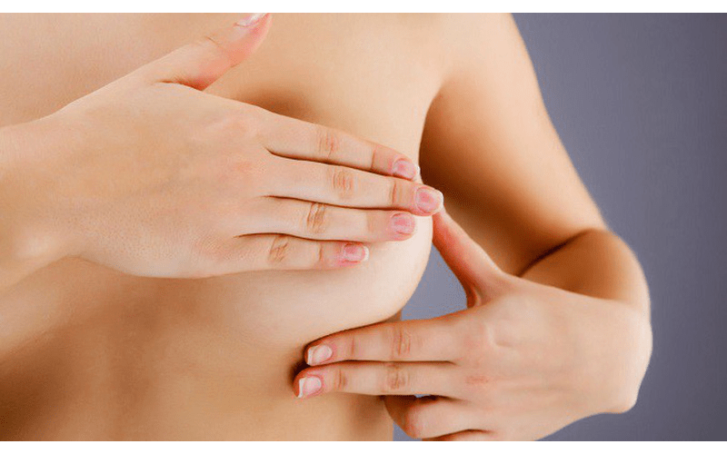 Vùng bầu ngực xuất hiện cục u